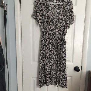 GAP Black and White Floral Midi Wrap Dress